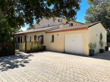 Maison à vendre 10 pièces proche de UZES (30) sur un terrain de 2 800 m2