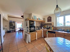 Maison T6 de plain-pied avec charme et piscine – SAINT-MAXIMIN (30) 