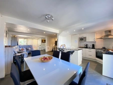Dpt Gard (30) For sale superb 8-room villa of 224m2, swimming pool, breathtaking view, exceptional.
