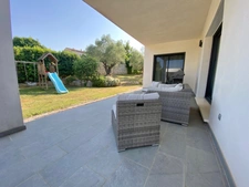 Close to Nîmes, 4-room house for sale with garage, double garage, carport, swimming pool