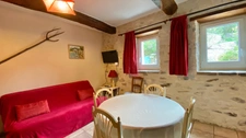 Dpt Gard (30), à vendre proche de BARJAC, aux portes de l'Ardèche, ancien Mas avec gîtes de 350 m² - Terrain de 5 000 m² avec piscine
