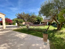 UZES (30) Beautiful house of 200 m2 with 5 bedrooms, swimming-pool, pool-house and view