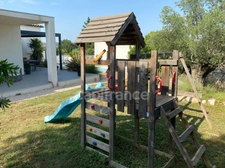 Close to Nîmes, 4-room house for sale with garage, double garage, carport, swimming pool