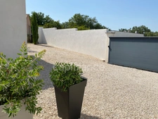 Close to Nîmes, 4-room house for sale with garage, double garage, carport, swimming pool