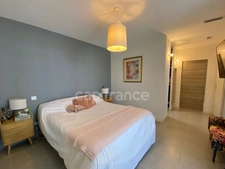Close to Nîmes, 4-room house for sale with garage, double garage, carport, swimming pool