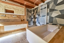 In UZES (30) Exceptional property just steps from the Place aux Herbes