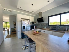 For Sale – Near Uzès (30) : Stunning Single-Storey Villa with Pool, 5 Bedrooms