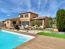 Maison à vendre 5 minutes d’Uzès : Villa lumineuse T5 116 m2 avec piscine, garage, terrain 1200m2