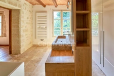 In UZES (30) Exceptional property just steps from the Place aux Herbes