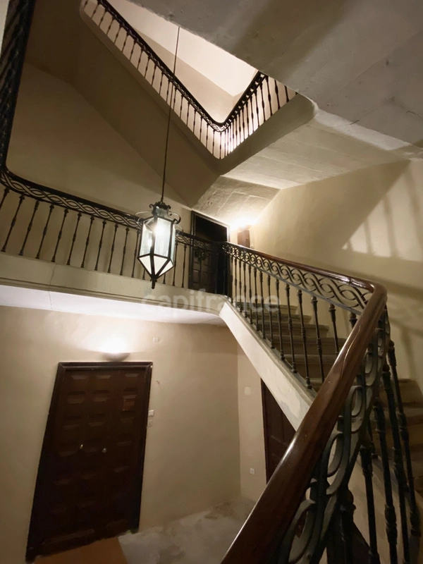 Appartement à vendre 6 pièces UZES (30) Centre Historique- Duplex de 102 m² avec terrasse et vue