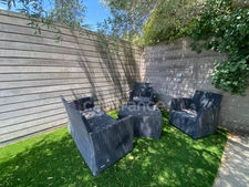 In SAINT MAXIMIN (30) Splendid property of 280 m², 5 min from Uzès close to all amenities, on a fenced and wooded plot of approximately 1,600 m²!
