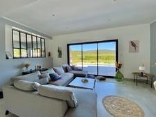 For Sale – Near Uzès (30) : Stunning Single-Storey Villa with Pool, 5 Bedrooms