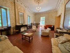 Dpt Gard (30), à vendre dans le Gard, propriété viticole en AOP Côtes du Rhône sur 25 hectares avec Château du XVème siècle.