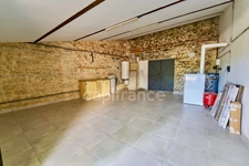 In UZES (30) Exceptional property just steps from the Place aux Herbes