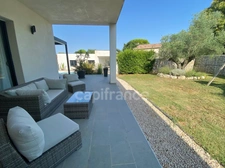 Close to Nîmes, 4-room house for sale with garage, double garage, carport, swimming pool