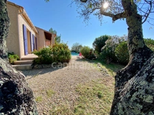 For sale – Property with panoramic view and stone outbuilding, 5 minutes from Uzès