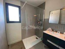 Close to Nîmes, 4-room house for sale with garage, double garage, carport, swimming pool