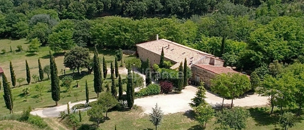 Entre Uzès et La Roque-sur-Cèze, Éden Provençal : Mas du XVIIIe & Son Domaine Privé sur 3,3 hectares