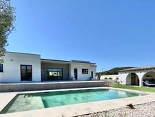 For Sale – Near Uzès (30) : Stunning Single-Storey Villa with Pool, 5 Bedrooms