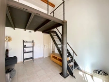 UZES (30) Beautiful house of 200 m2 with 5 bedrooms, swimming-pool, pool-house and view