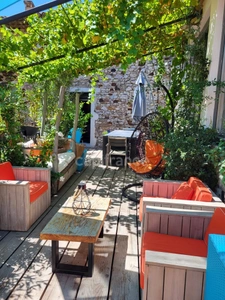 POUZILHAC (30) Maison de village à vendre 9 pièces avec petite piscine, jardin