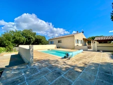 Dpt Gard (30) A vendre superbe villa T8 de 224m2, piscine, vue imprenable, exceptionnelle.