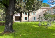 In UZES (30) Exceptional property just steps from the Place aux Herbes