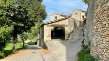 Dpt Gard (30), à vendre proche de BARJAC, aux portes de l'Ardèche, ancien Mas avec gîtes de 350 m² - Terrain de 5 000 m² avec piscine