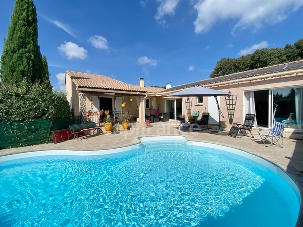 Maison T6 de plain-pied avec charme et piscine – SAINT-MAXIMIN (30) 