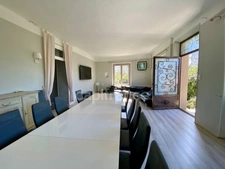 Domaine de Caractère d'environ 420 m2 avec possibilité d’activité de chambres d’hôtes et de gîtes ou potentiel familial !