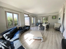 Domaine de Caractère d'environ 420 m2 avec possibilité d’activité de chambres d’hôtes et de gîtes ou potentiel familial !