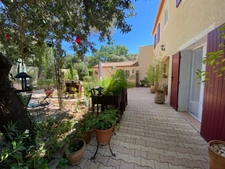 House for sale with 10 rooms near UZES (30) on land of 2,800 m2
