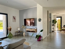 For Sale – Near Uzès (30) : Stunning Single-Storey Villa with Pool, 5 Bedrooms