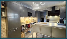 Maison rénovée en 2018 – 3 habitations distinctes – Grande cour et garages – PUISSERGIUER