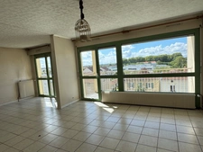 BEL APPARTEMENT 2 CHAMBRES, BALCON, CAVE ET GARAGE