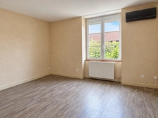 MAISON DE MAÎTRE AVEC PISCINE ET DÉPENDANCE