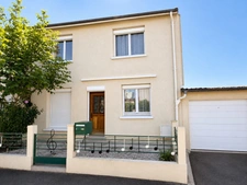 MAISON 3 CHAMBRES AVEC GARAGE ET JARDIN