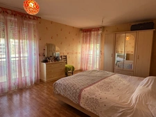 APPARTEMENT 3 CHAMBRES, GARAGE, STATIONNEMENT PRIVATIF ET CAVE