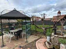 JOLIE MAISON DE VILLE AVEC JARDIN