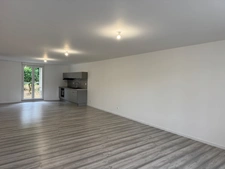 MAISON EN PIERRES RÉNOVÉE AVEC VASTE GARAGE