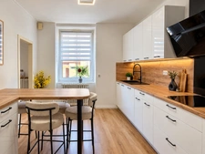 MAISON EN CENTRE-VILLE, 5 CHAMBRES, GARAGE ET JARDIN CLOS