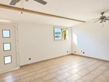 MAISON DE CARACTÈRE EN PIERRE AVEC VASTE TERRAIN CLOS