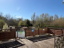 PAVILLON SUR SOUS-SOL, 3 CHAMBRES, BUREAU ET JARDIN CLOS