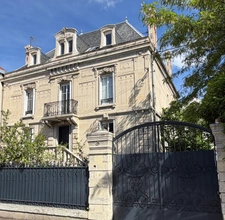 ENSEMBLE IMMOBILIER DE CARACTÈRE EN HYPER CENTRE