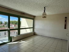 BEL APPARTEMENT 2 CHAMBRES, BALCON, CAVE ET GARAGE