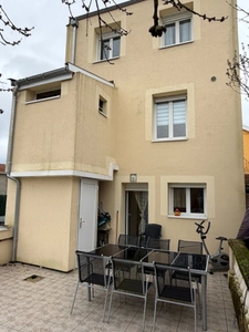MAISON CONTEMPORAINE - 3 CHAMBRES ET UN GRAND POTENTIEL