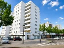 APPARTEMENT AVEC BALCON DANS RÉSIDENCE DE STANDING