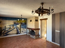 PAVILLON SUR SOUS-SOL, 3 CHAMBRES, BUREAU ET JARDIN CLOS
