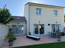 DE BELLES PRESTATIONS POUR CE PAVILLON MODERNE