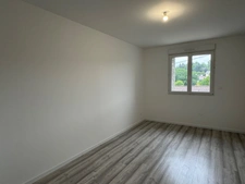 MAISON EN PIERRES RÉNOVÉE AVEC VASTE GARAGE